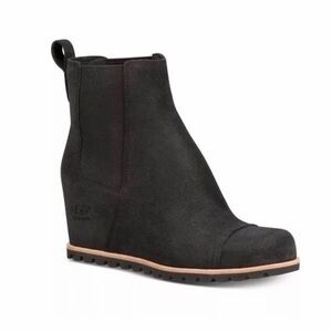 UGG Pax Chelsea Black Wedge Ankle waterproof Boots suede leather Women’s 8
NWOT